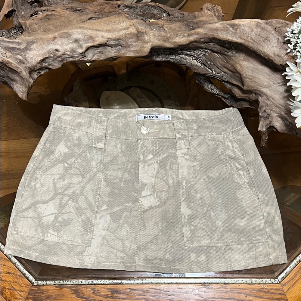 Women's Tan Skirt (never worn)